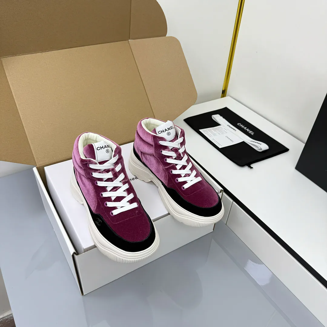 👟👟Ex-factory price 700👟👟 Chanel bread shoes ~ original calfskin panda shoes Chanel 25C latest hot style panda black and white sports shoes casual sneakers Xiaoxiang hot item classic black and white panda color coco girls must pay Fabric: original custom mixed sheepskin lining: original imported breathable mesh lining outsole: Original molded rubber + TPU combination Size: Women's 35-41